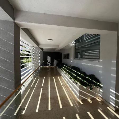 Alessia Apartments-top Location And Garage Parking Appartement *